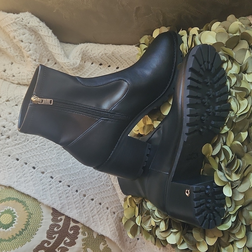 Nwob Coach Joy Leather Bootie-Size 10 And 9 - Picture 3 of 7